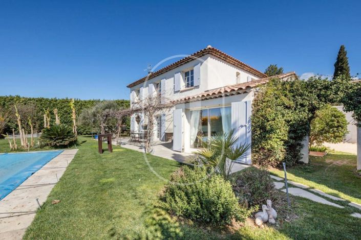 Image No.1-4 Bed House for sale