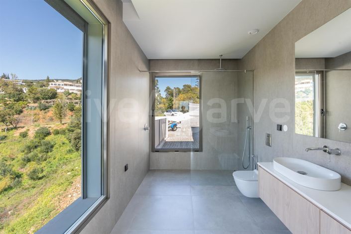 Image No.20-3 Bed House for sale