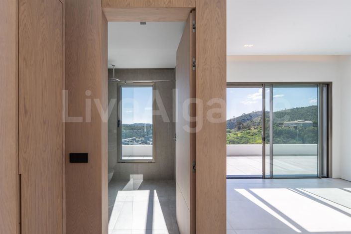 Image No.23-3 Bed House for sale