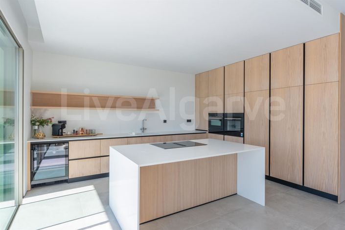 Image No.7-3 Bed House for sale