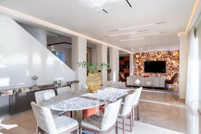 Image No.13-5 Bed House for sale