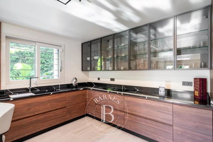 Image No.23-5 Bed House for sale