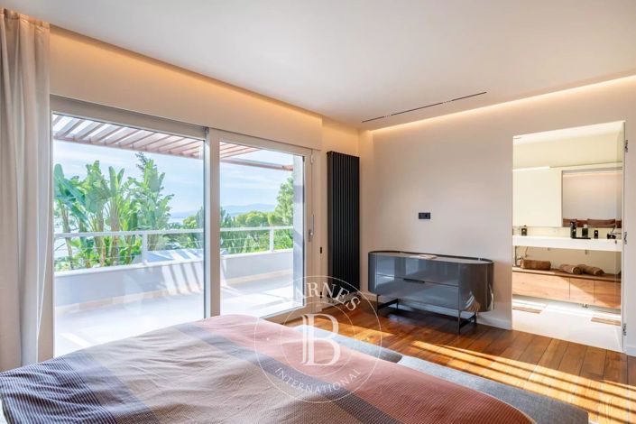 Image No.26-5 Bed House for sale