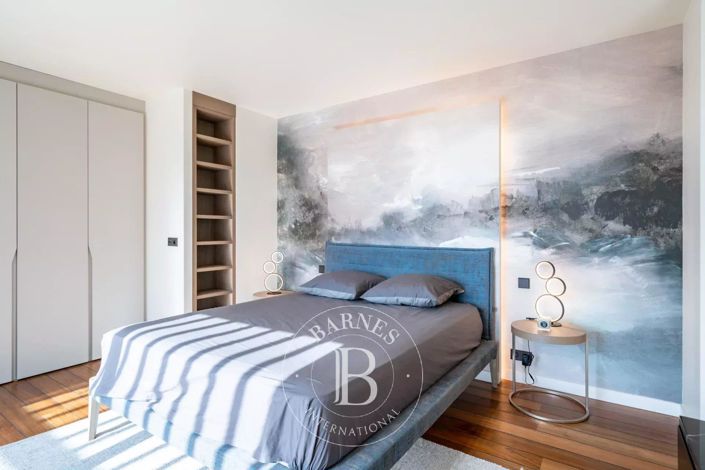 Image No.28-5 Bed House for sale