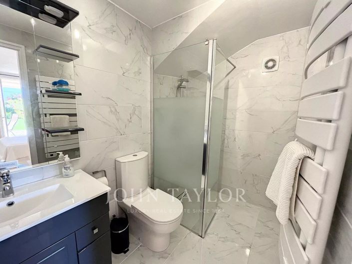 Image No.15-5 Bed Apartment for sale