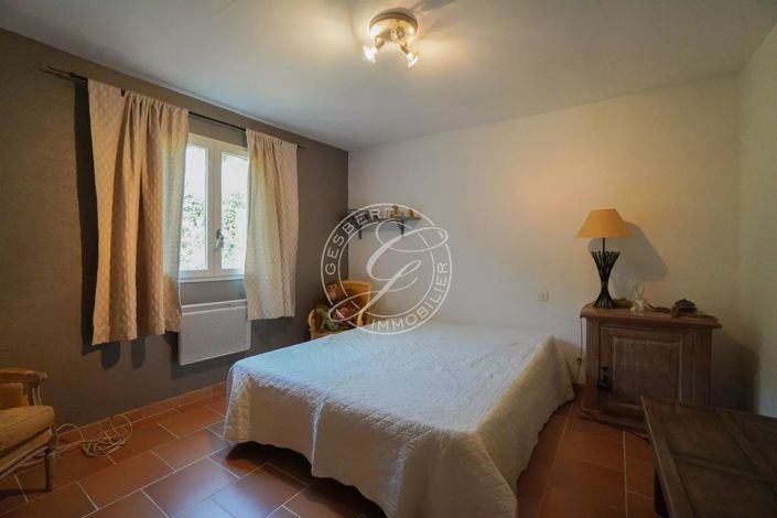 Image No.11-3 Bed House for sale