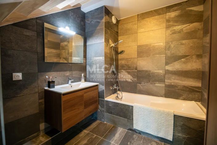 Image No.7-3 Bed Apartment for sale