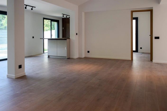 Image No.15-3 Bed House for sale