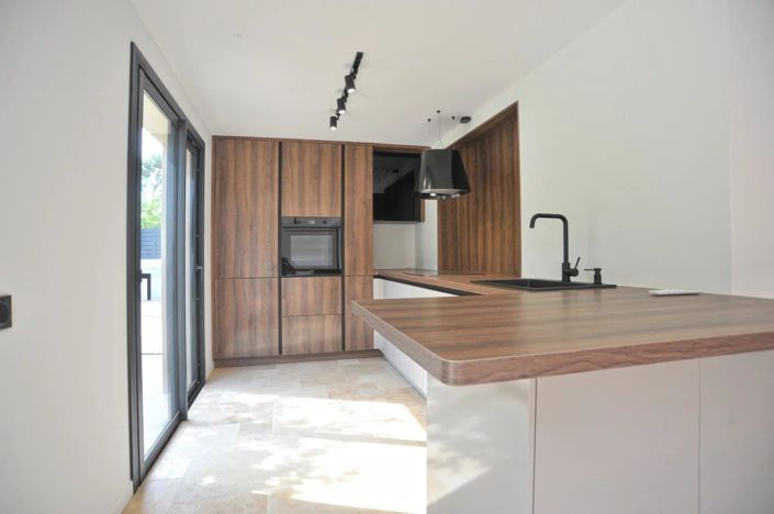 Image No.16-3 Bed House for sale