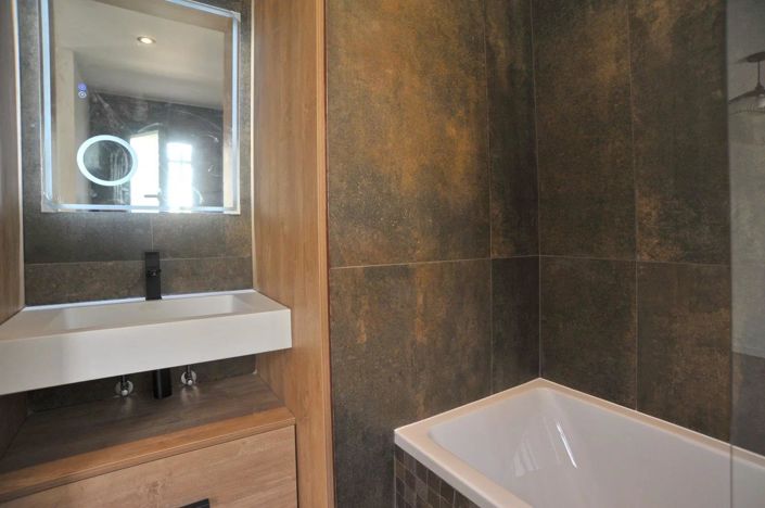 Image No.19-3 Bed House for sale