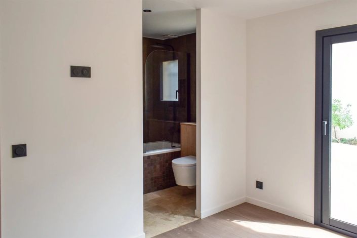 Image No.24-3 Bed House for sale