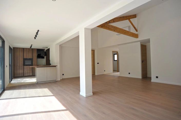 Image No.8-3 Bed House for sale