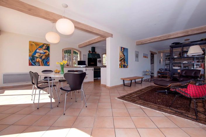 Image No.10-5 Bed House for sale