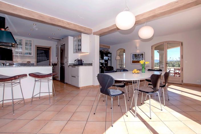 Image No.11-5 Bed House for sale