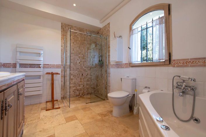 Image No.12-5 Bed House for sale