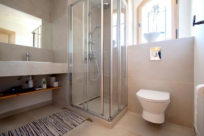 Image No.20-5 Bed House for sale