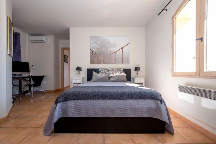 Image No.23-5 Bed House for sale