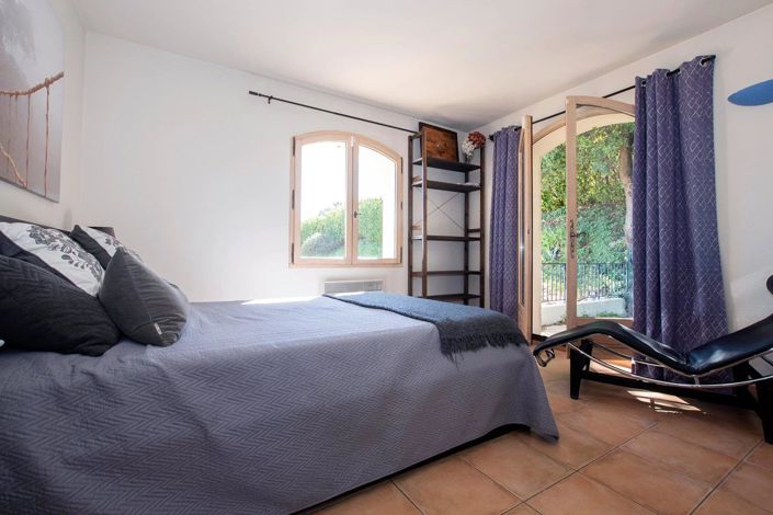 Image No.24-5 Bed House for sale