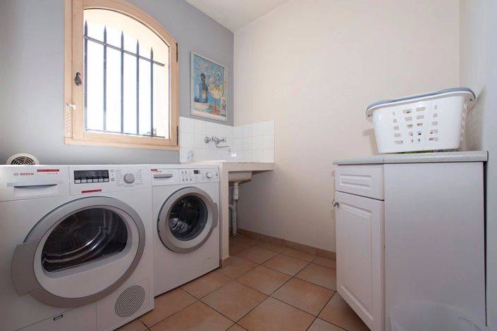 Image No.33-5 Bed House for sale