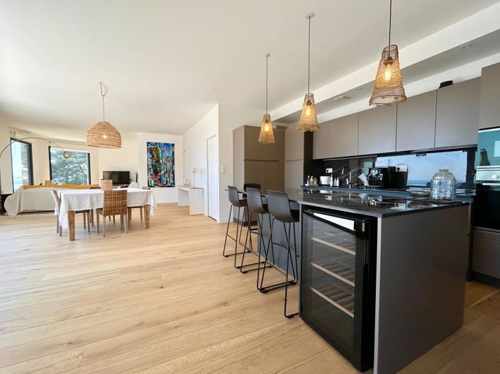 Image No.11-4 Bed House for sale