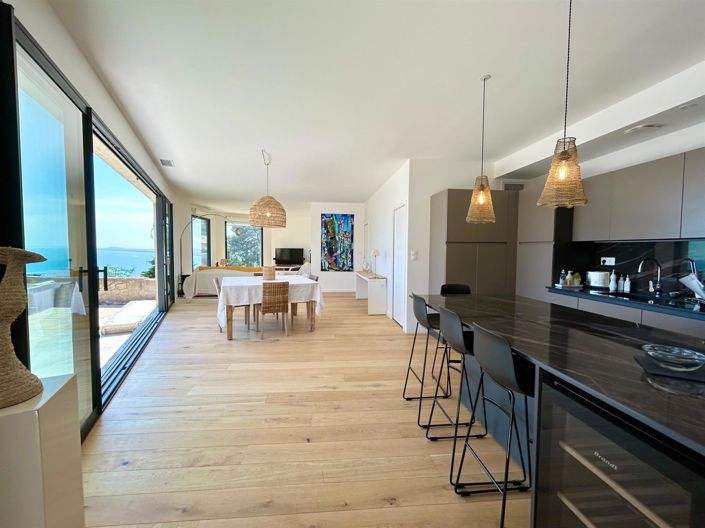 Image No.12-4 Bed House for sale