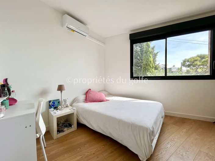 Image No.19-4 Bed House for sale