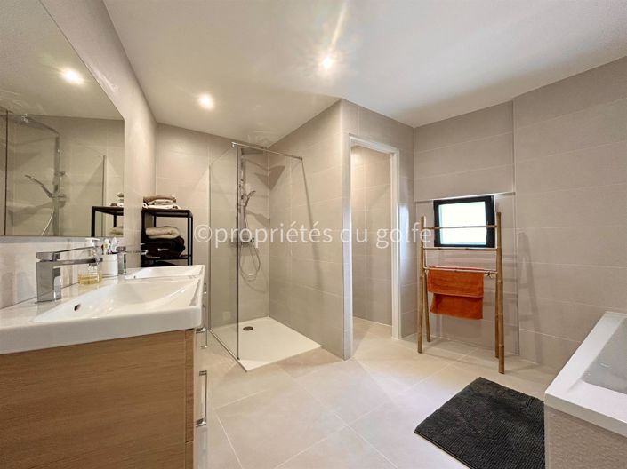 Image No.21-4 Bed House for sale