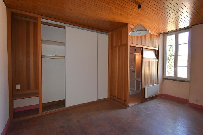 Image No.11-15 Bed Property for sale