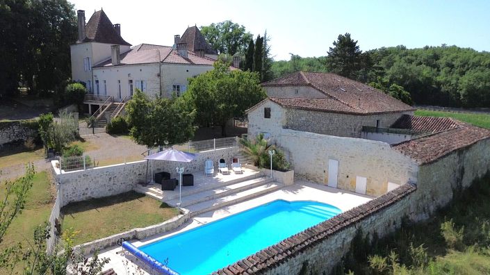 Image No.2-Propriété de 15 chambres à vendre à Trémons