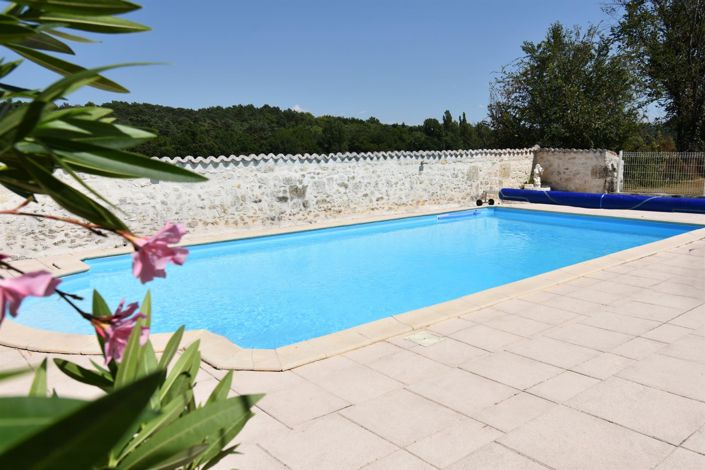 Image No.21-15 Bed Property for sale