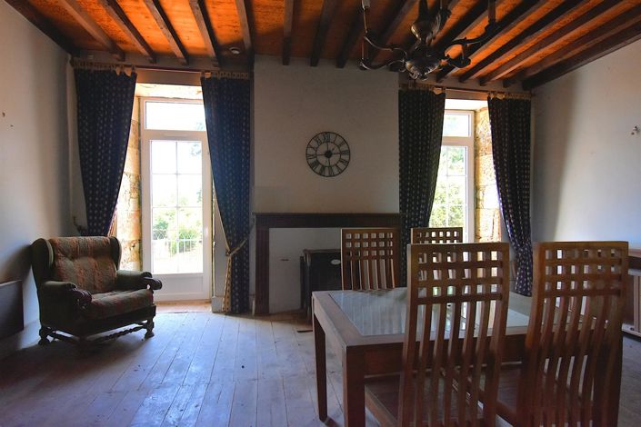 Image No.8-15 Bed Property for sale