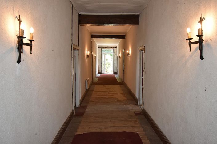 Image No.9-15 Bed Property for sale