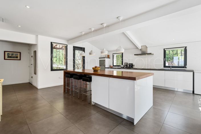 Image No.15-5 Bed House for sale