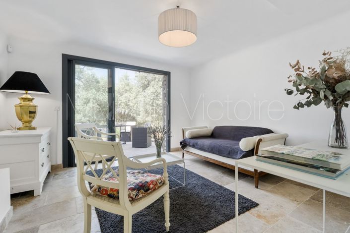 Image No.17-5 Bed House for sale