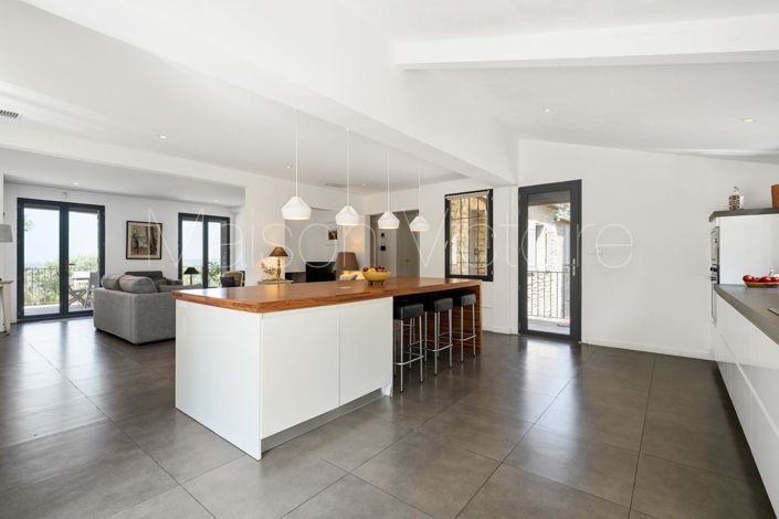 Image No.2-5 Bed House for sale