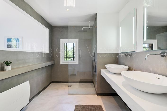 Image No.23-5 Bed House for sale