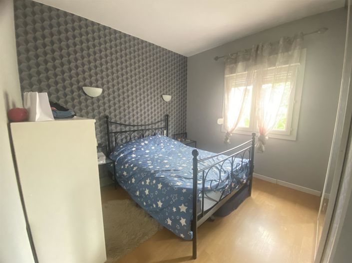 Image No.8-5 Bed House for sale