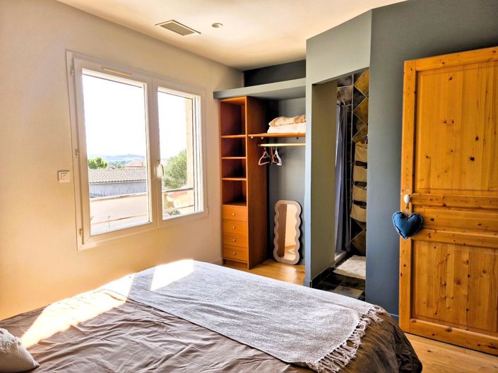 Image No.17-7 Bed House for sale