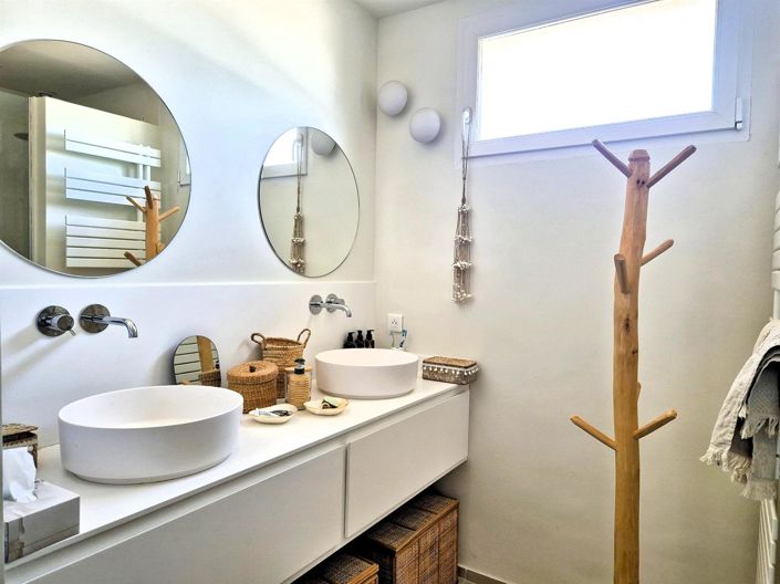 Image No.20-7 Bed House for sale