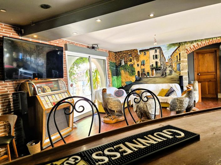 Image No.20-7 Bed House for sale