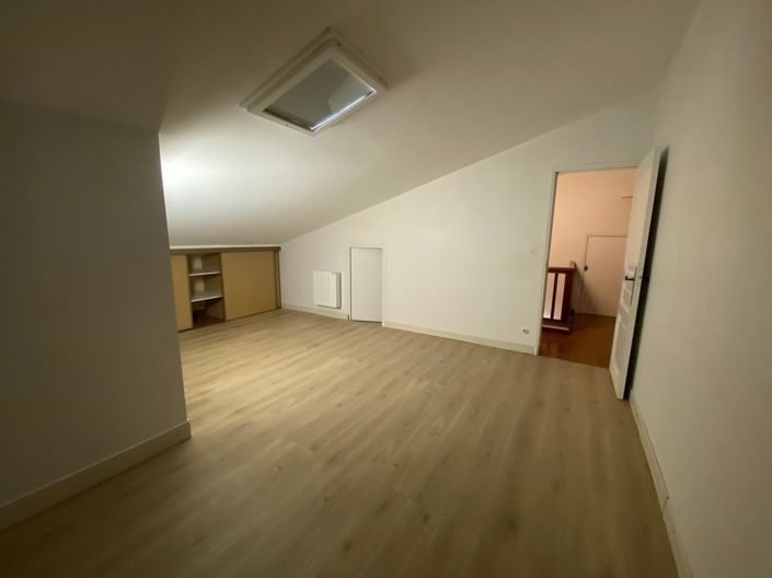 Image No.9-4 Bed House for sale