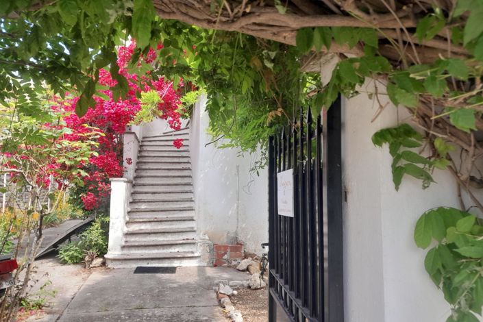 Image No.2-6 Bed House for sale