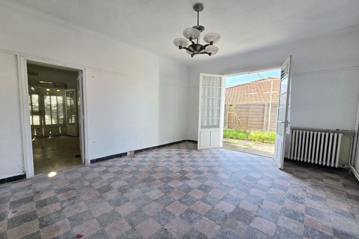 Image No.7-6 Bed House for sale