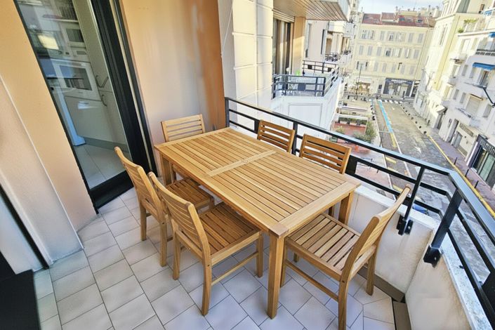 Image No.2-Appartement de 2 chambres à vendre à Cannes