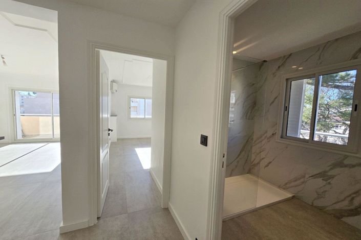 Image No.12-Appartement de 2 chambres à vendre à Le Cannet