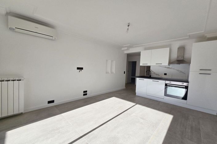 Image No.5-Appartement de 2 chambres à vendre à Le Cannet