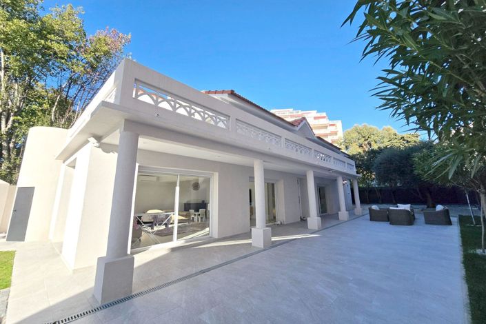 Image No.1-4 Bed House for sale