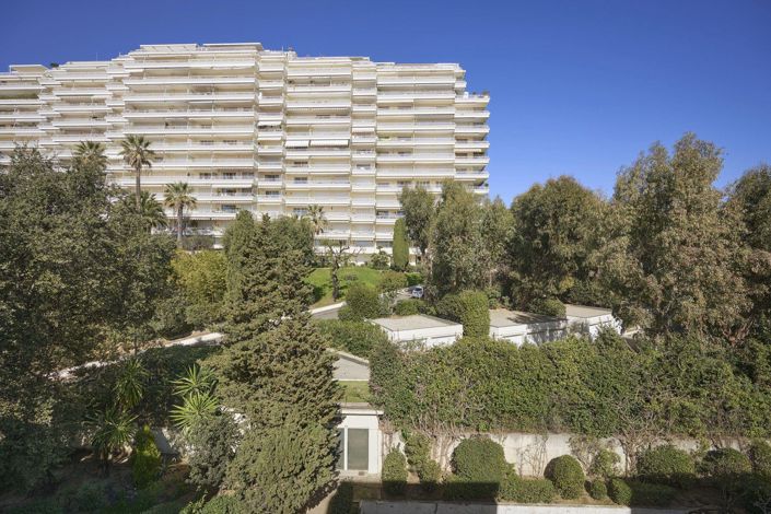 Image No.10-2 Bed Apartment for sale