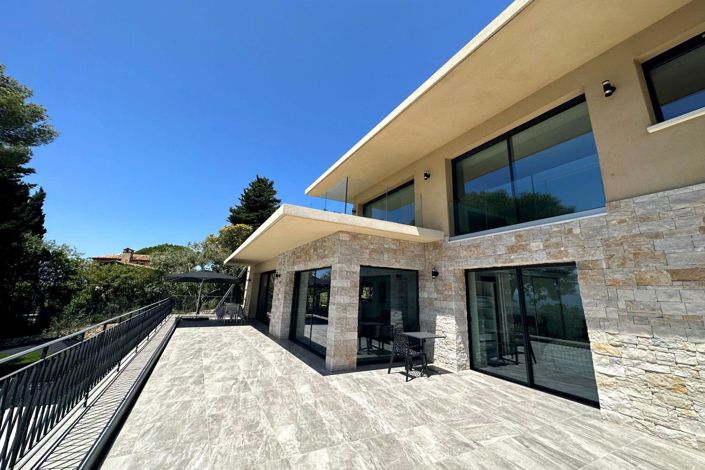 Image No.10-6 Bed House for sale