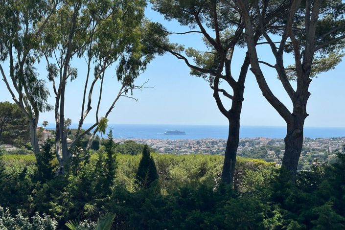 Image No.11-6 Bed House for sale